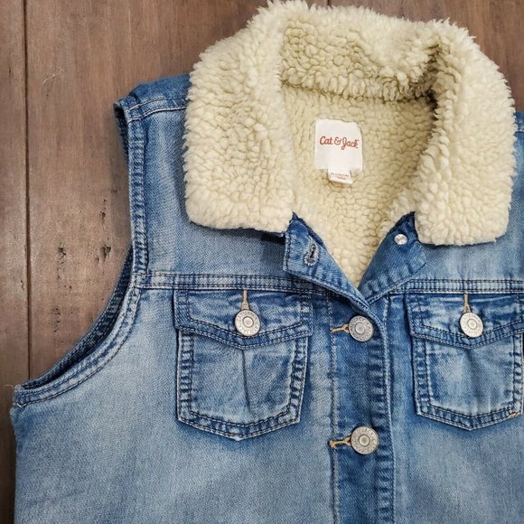 Cat and Jack Sherpa lined denim vest Big Girls size XL 14/16 Faux fur Big girls - Picture 2 of 8